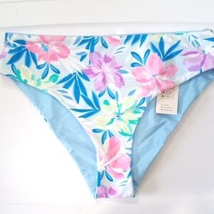 CUPSHE LITE BLUE FLORAL REVERSIBLE MID-RISE BIKINI BOTTOM SIZE SMALL NWT